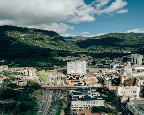 calm walk through a Colombian urban park